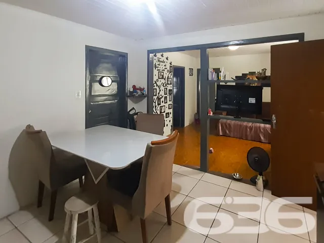RESIDĂNCIA COM 2 SUĂTES + 2 QUARTOS NO BAIRRO FLOR