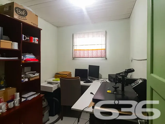 RESIDĂNCIA COM 2 SUĂTES + 2 QUARTOS NO BAIRRO FLOR