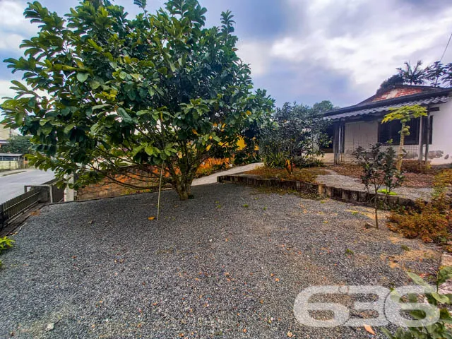 VENDE-SE TERRENO AMPLO NO BAIRRO NOVA BRASĂLIA - E