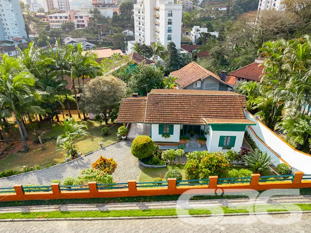 DESCUBRA ESTE IMÓVEL COM POTENCIAL ÚNICO NO CORAÇÃ