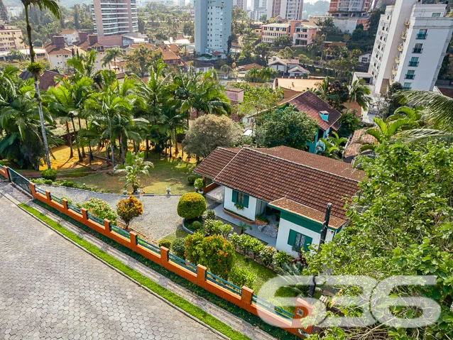 DESCUBRA ESTE IMÓVEL COM POTENCIAL ÚNICO NO CORAÇÃ