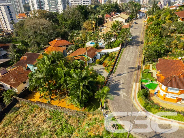 DESCUBRA ESTE IMÓVEL COM POTENCIAL ÚNICO NO CORAÇÃ
