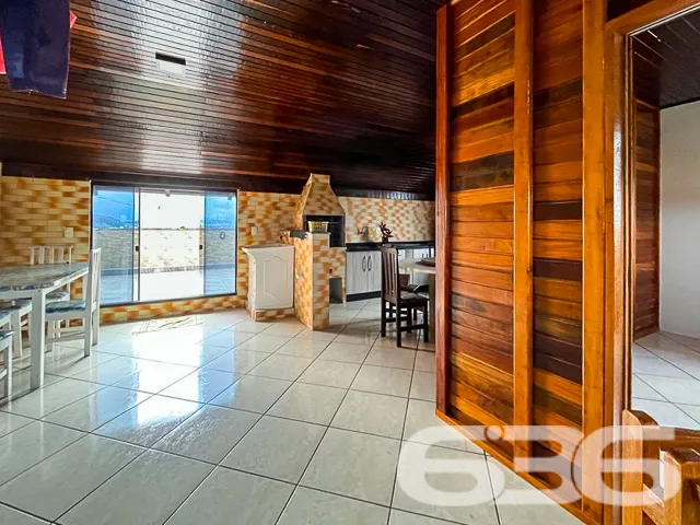 CASA Ă VENDA NO BAIRRO ADHEMAR GARCIA EM JOINVILLE
