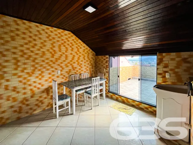 CASA Ă VENDA NO BAIRRO ADHEMAR GARCIA EM JOINVILLE