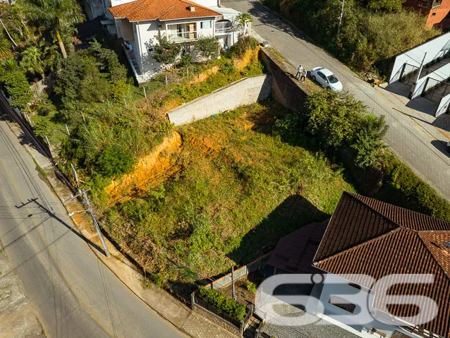 OPORTUNIDADE ÚNICA: TERRENO IDEAL PARA PROJETO AMB