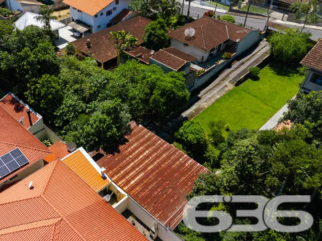 AMPLO LOTE NO BAIRRO BOM RETIRO – SUA OPORTUNIDADE