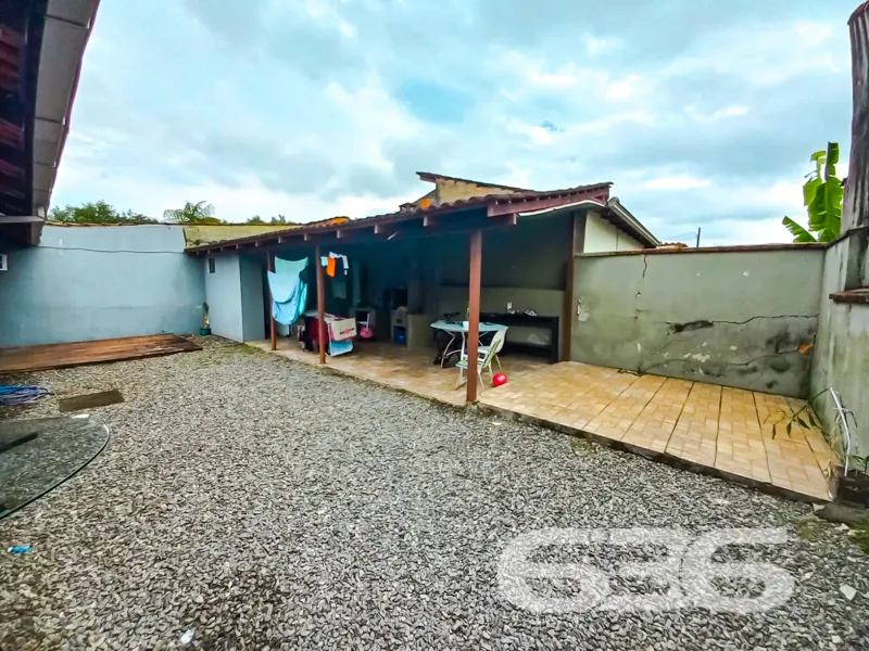 ResidĂȘncia tĂ©rrea Ă venda no bairro Comasa, Joinvi