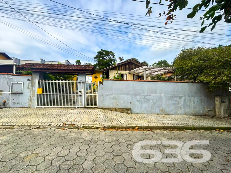 Oportunidade com amplo terreno no bairro Nova Bras