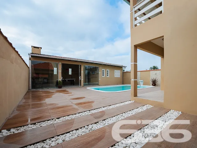 Descubra a casa dos seus sonhos em Joinville! Situ