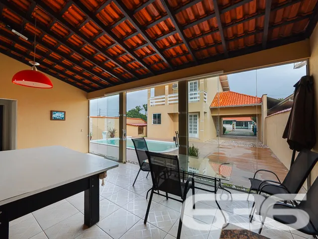 Descubra a casa dos seus sonhos em Joinville! Situ