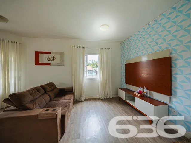 Descubra a casa dos seus sonhos em Joinville! Situ