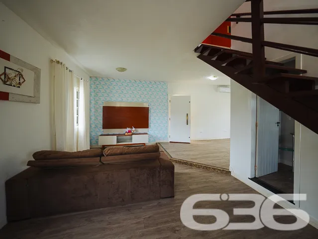 Descubra a casa dos seus sonhos em Joinville! Situ