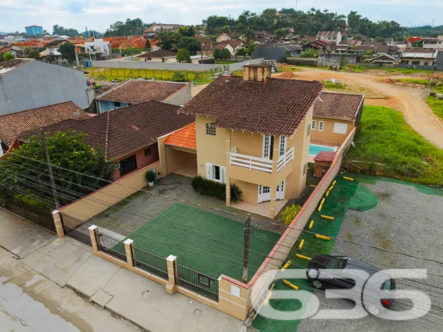 Descubra a casa dos seus sonhos em Joinville! Situ