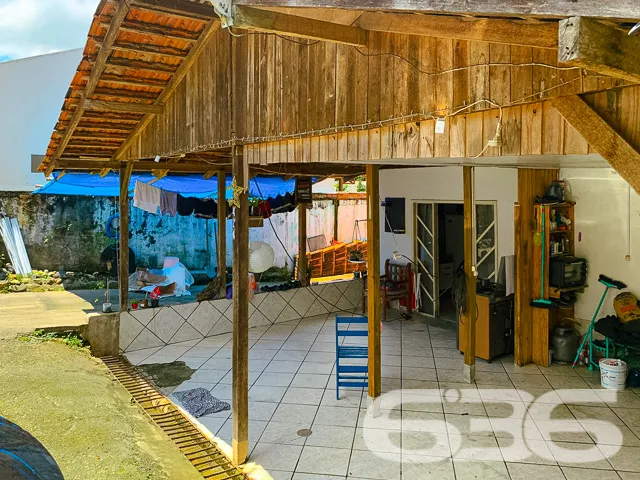 AMPLO TERRENO Ă VENDA NO BAIRRO BOEHMERWALD
Descu
