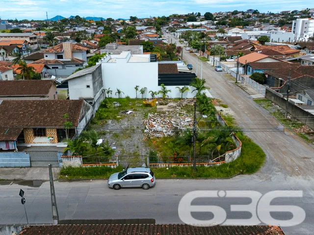 AMPLO TERRENO DE ESQUINA NO BAIRRO FÁTIMA - EXCELE