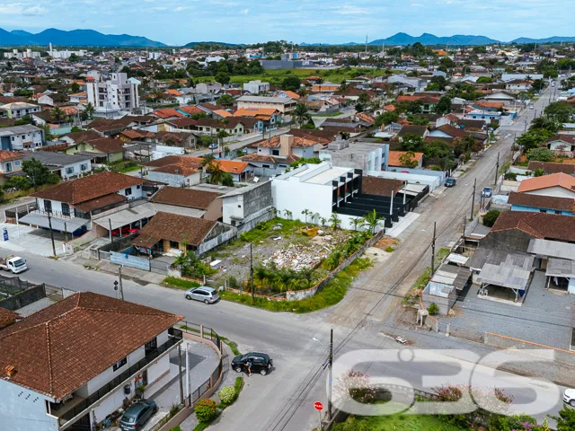 AMPLO TERRENO DE ESQUINA NO BAIRRO FÁTIMA - EXCELE