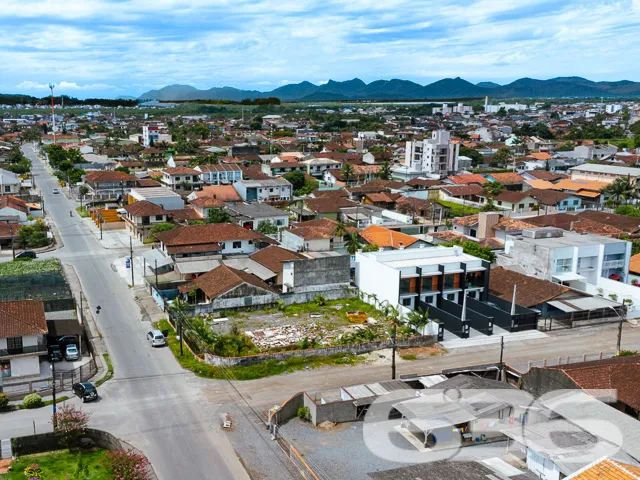 AMPLO TERRENO DE ESQUINA NO BAIRRO FÁTIMA - EXCELE