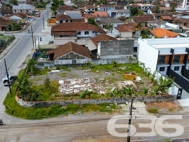 AMPLO TERRENO DE ESQUINA NO BAIRRO FÁTIMA - EXCELE