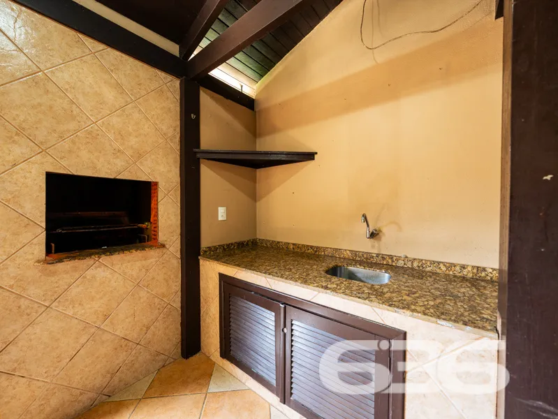 CASA GRANDE COM TERRENO 502m² COM 4 QUARTOS SENDO