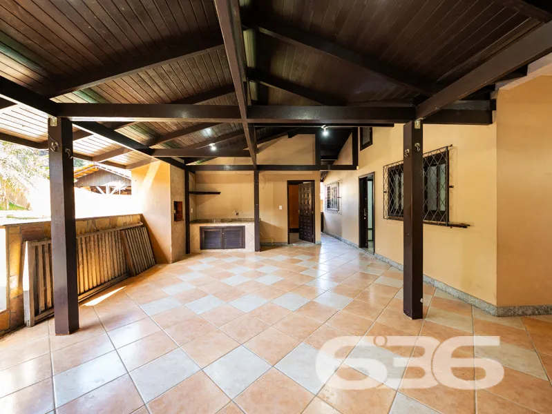 CASA GRANDE COM TERRENO 502m² COM 4 QUARTOS SENDO