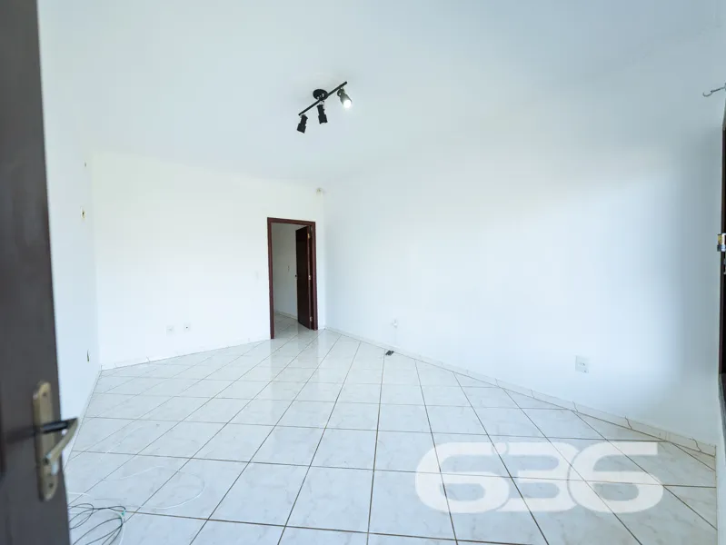 CASA GRANDE COM TERRENO 502m² COM 4 QUARTOS SENDO