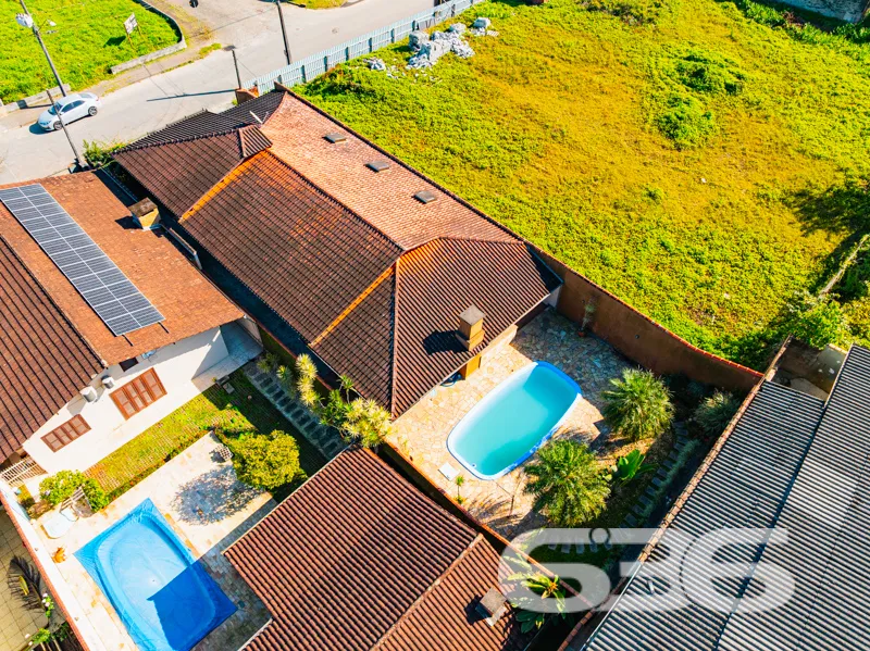 CASA GRANDE COM TERRENO 502m² COM 4 QUARTOS SENDO