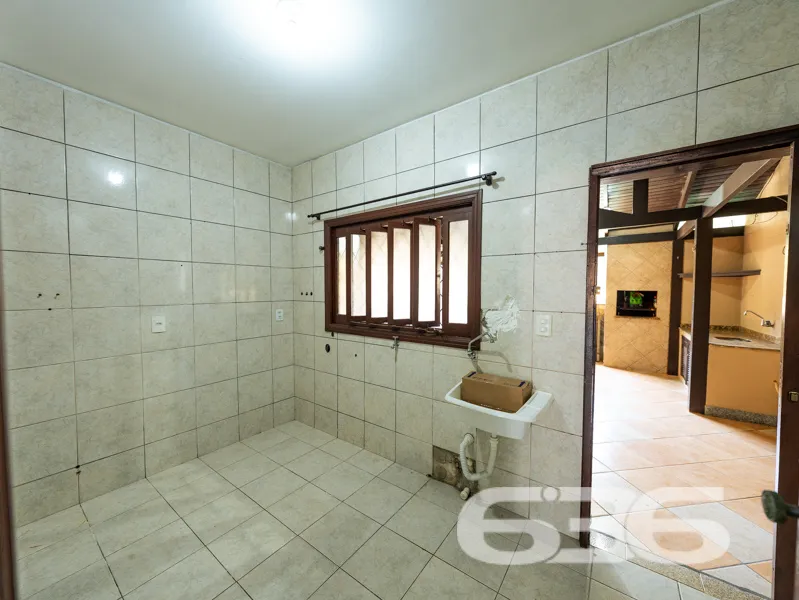 CASA GRANDE COM TERRENO 502m² COM 4 QUARTOS SENDO