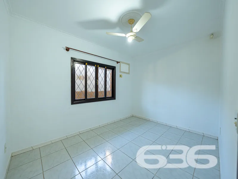 CASA GRANDE COM TERRENO 502m² COM 4 QUARTOS SENDO