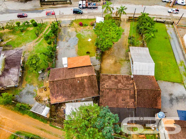 VENDE-SE TERRENO AMPLO E PRONTO PARA CONSTRUIR NO 