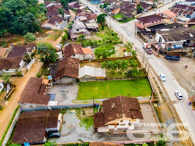 VENDE-SE TERRENO AMPLO E PRONTO PARA CONSTRUIR NO 