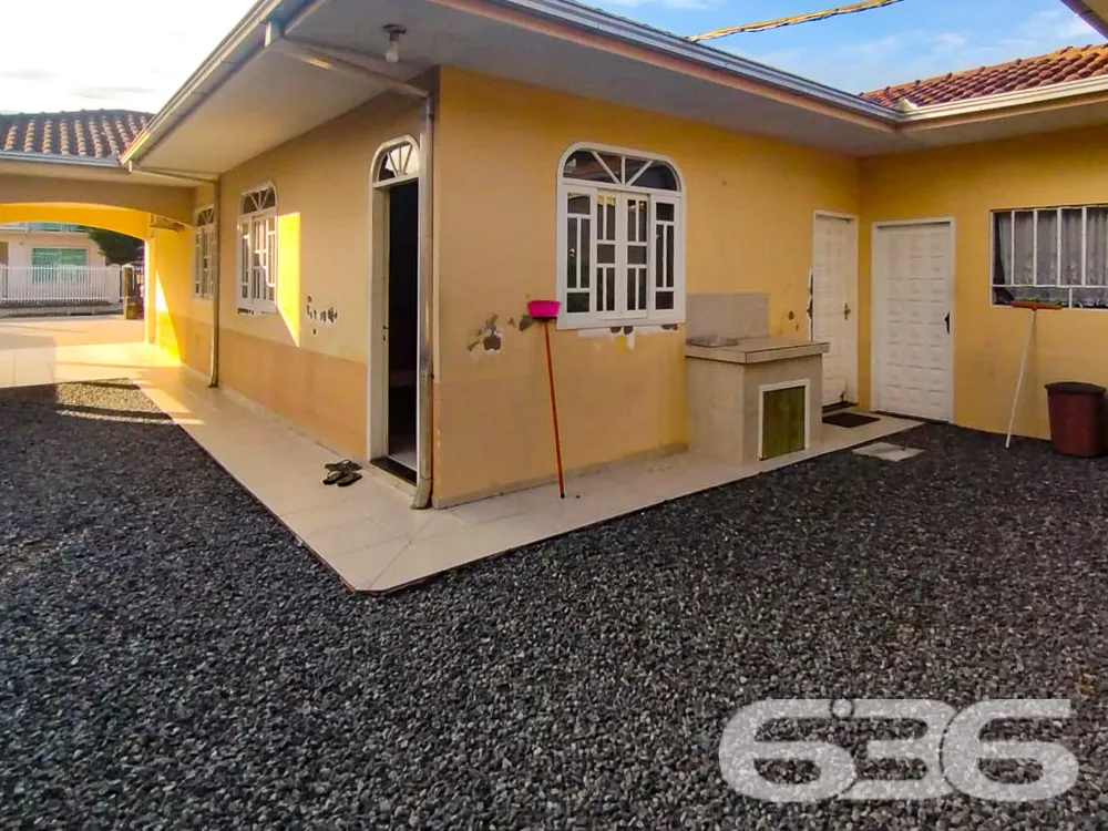CASA COM SUÍTE + 2 DORMITÓRIOS NO BAIRRO IRIRIÚ
E