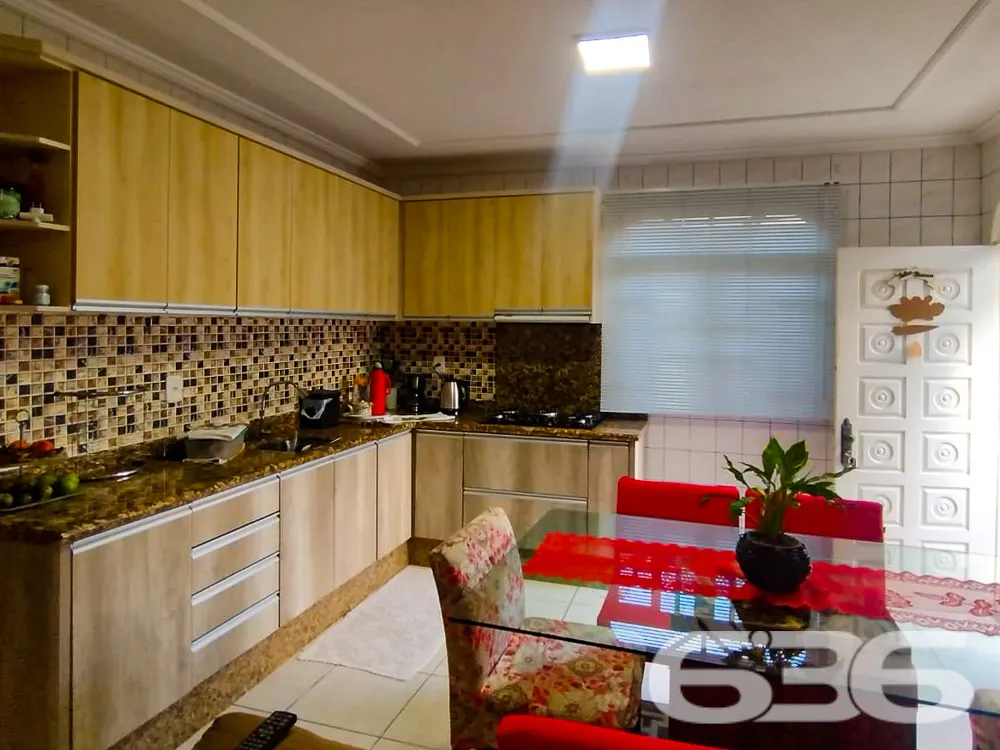 CASA COM SUÍTE + 2 DORMITÓRIOS NO BAIRRO IRIRIÚ
E