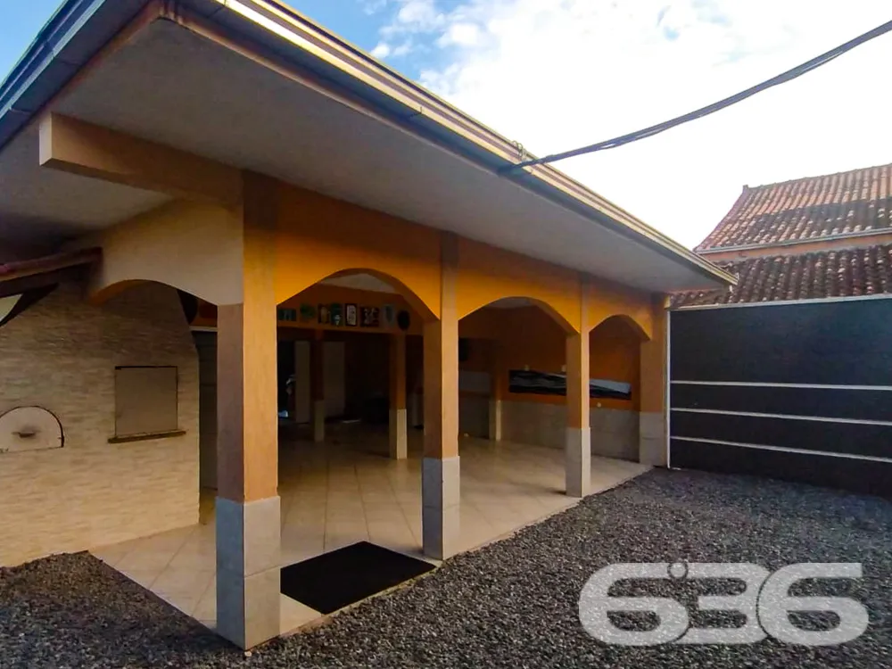 CASA COM SUÍTE + 2 DORMITÓRIOS NO BAIRRO IRIRIÚ
E