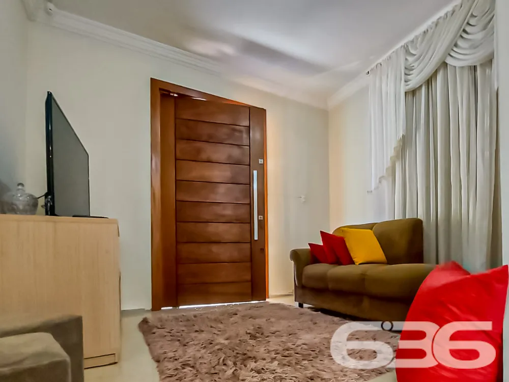 OPORTUNIDADE DE CASA COM AMPLO TERRENO PARA VOCÊ