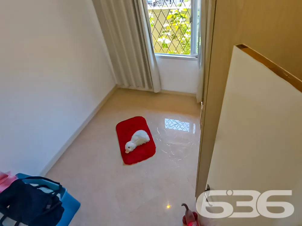 OPORTUNIDADE DE CASA COM AMPLO TERRENO PARA VOCÊ