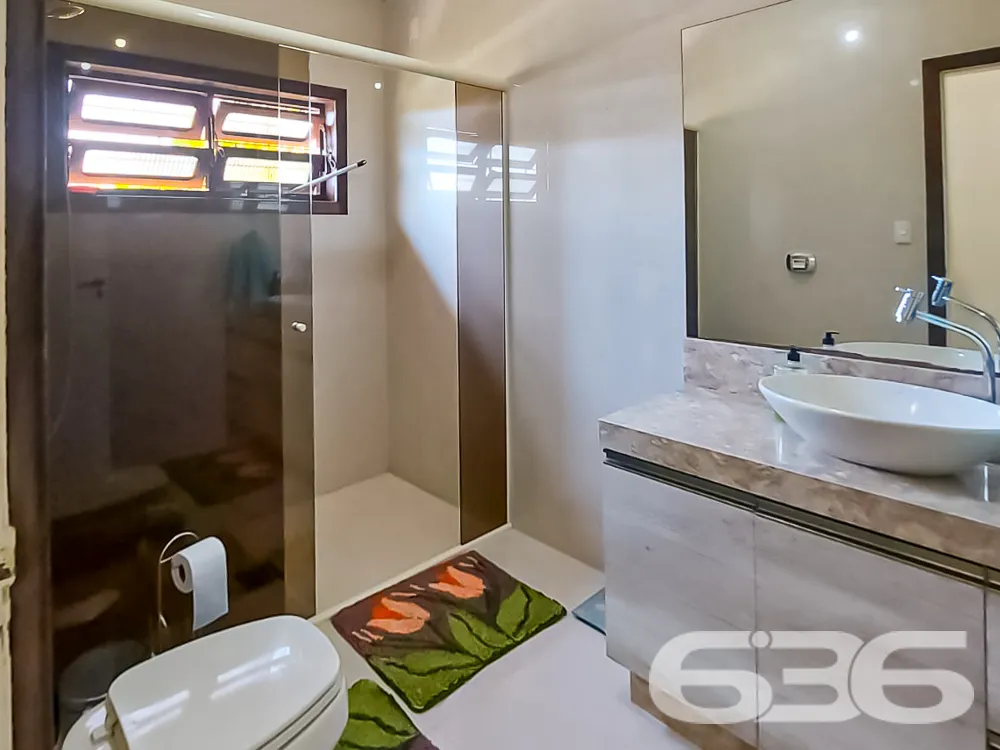 OPORTUNIDADE DE CASA COM AMPLO TERRENO PARA VOCÊ