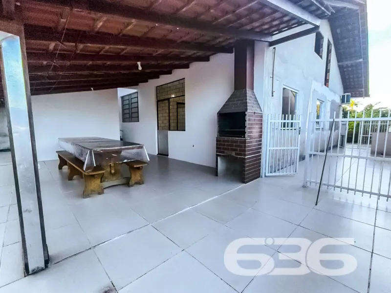 Oportunidade no Iririú: Casa térrea em terreno amp