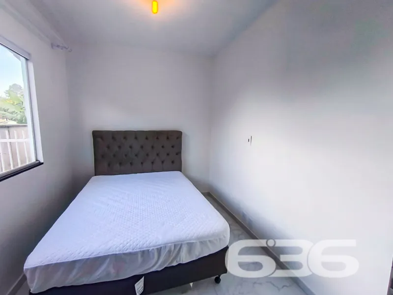 Oportunidade no Iririú: Casa térrea em terreno amp