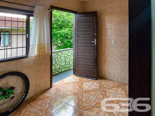 VENDE-SE IMÓVEL COM 3 DORMITÓRIOS NO BAIRRO PETRÓP