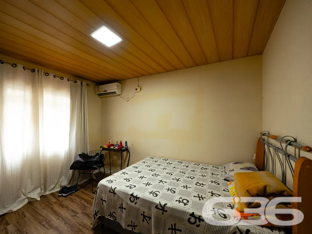 ĂTIMA CASA COM SALA COMERCIAL Ă VENDA NO BAIRRO IT