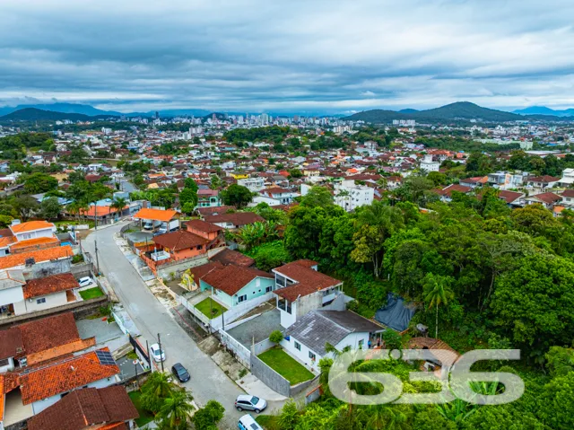Sua nova casa no bairro Itaum, em Joinville, estĂĄ