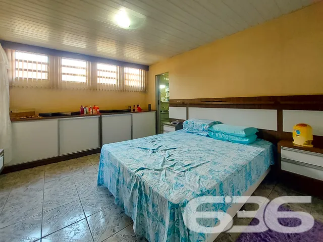 VENDE-SE RESIDĂNCIA COM SUĂTE + 5 DORMITĂRIOS NO B
