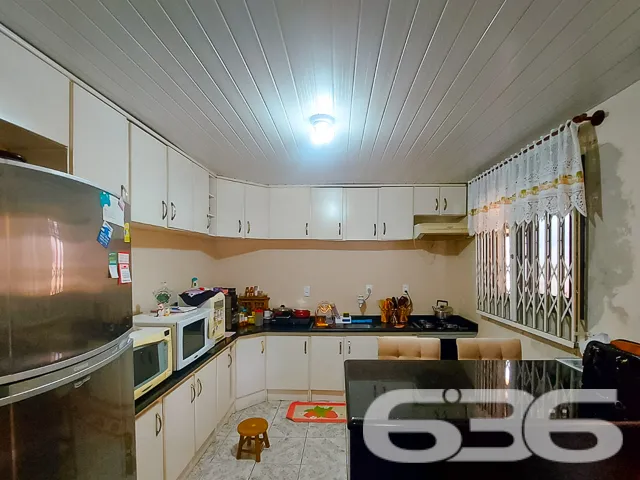 VENDE-SE RESIDĂNCIA COM SUĂTE + 5 DORMITĂRIOS NO B