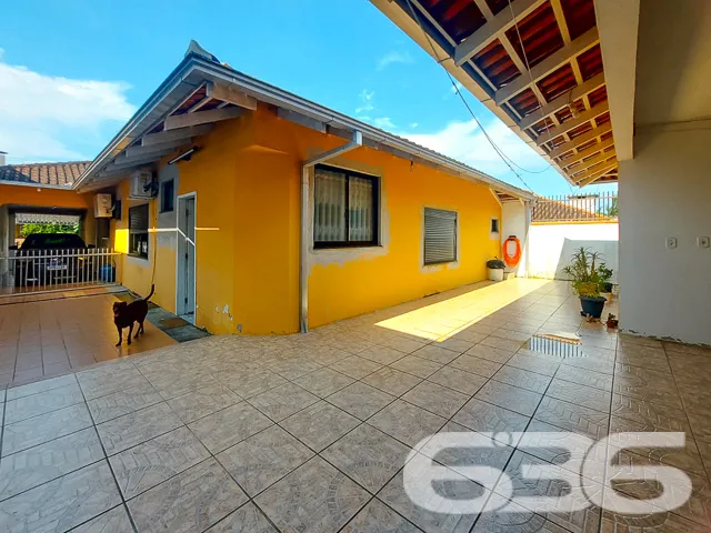 VENDE-SE RESIDĂNCIA COM SUĂTE + 5 DORMITĂRIOS NO B