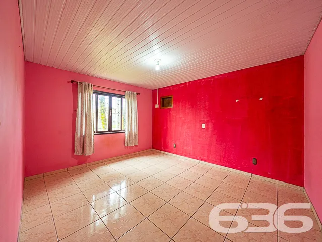 VENDE-SE CASA COM 3 DORMITĂRIOS NO BAIRRO PARANAGU