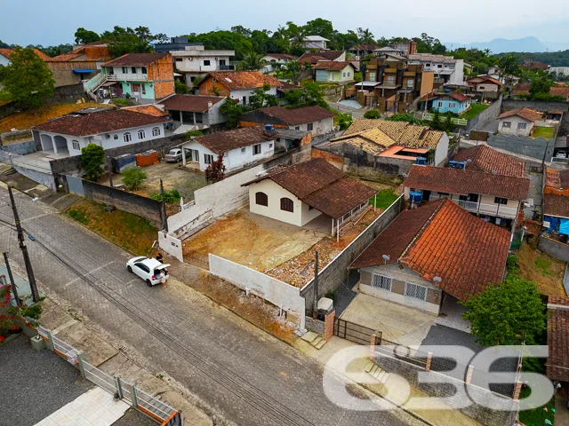 VENDE-SE IMĂVEL NO BAIRRO ITAUM
Apresentamos uma