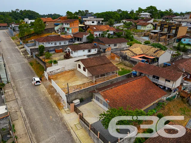 VENDE-SE IMĂVEL NO BAIRRO ITAUM
Apresentamos uma