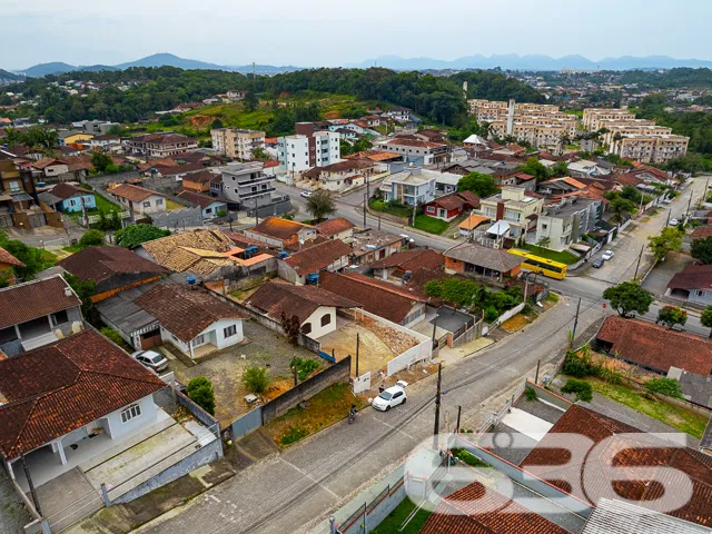 VENDE-SE IMĂVEL NO BAIRRO ITAUM
Apresentamos uma