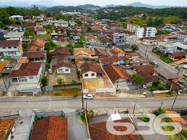 VENDE-SE IMĂVEL NO BAIRRO ITAUM
Apresentamos uma