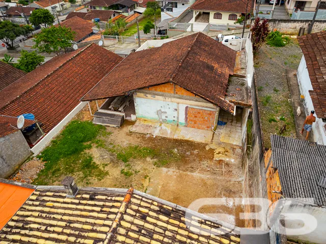 VENDE-SE IMĂVEL NO BAIRRO ITAUM
Apresentamos uma